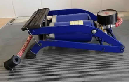 Photo of free Car foot pump (Cheshunt EN7) #2