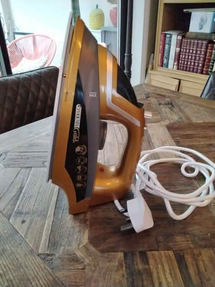 Photo of free Steam iron (Enfield EN1) #2