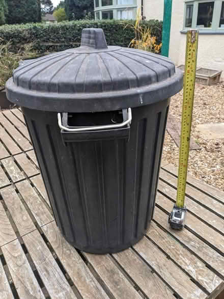 Photo of free Small waste bin (Congleton Hightown) #1