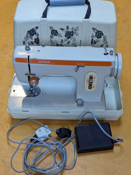 Photo of free Jones sewing machine (Oxford OX4) #2