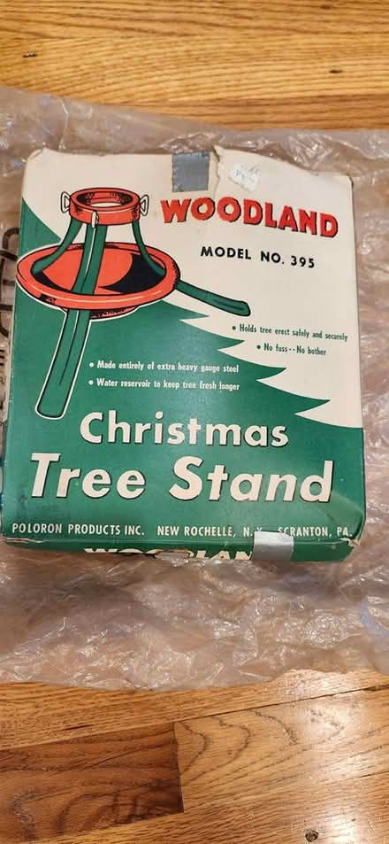Photo of free Christmas tree stand (Cap Hill 20002) #1