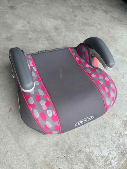 Photo of free Kite & Booster Seat (West Plano 75024) #1