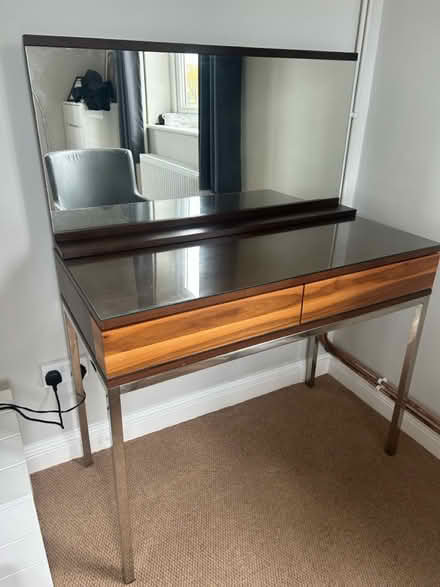 Photo of free Dressing table and mirror set (Nr24 2np) #1