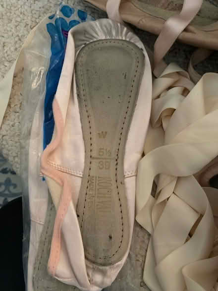 Photo of free Ballet and pointe shoes (RG6 Earley) #2