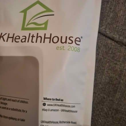 Photo of free Vitamins x2 omega 3 and Vit C (TW7) #3