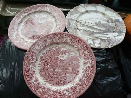 Photo of free 3 x vintage assorted dinner plates (Kempsey WR5) #1