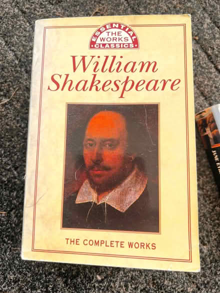 Photo of free William Shakespeare complete book (Spondon DE21) #1