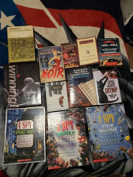 Photo of free Books (Hintonburg) #1