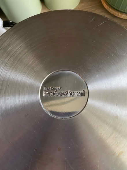 Photo of free Very large Pro Cook pan/saucepan (Stockland Green B23) #4