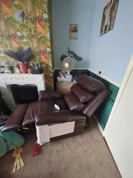 Photo of free Electric rise and recline chair (Threlkeld) #4