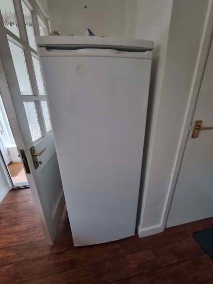 Photo of free Fridge and dishwasher (Sheringham NR26) #2