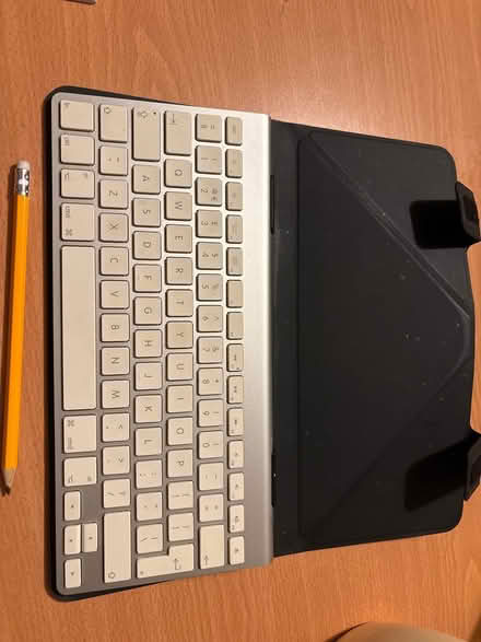 Photo of free Wireless keyboard for IPad (Shotesham) #1