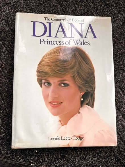 Photo of free Diana princess of wales Book (Spondon DE21) #1