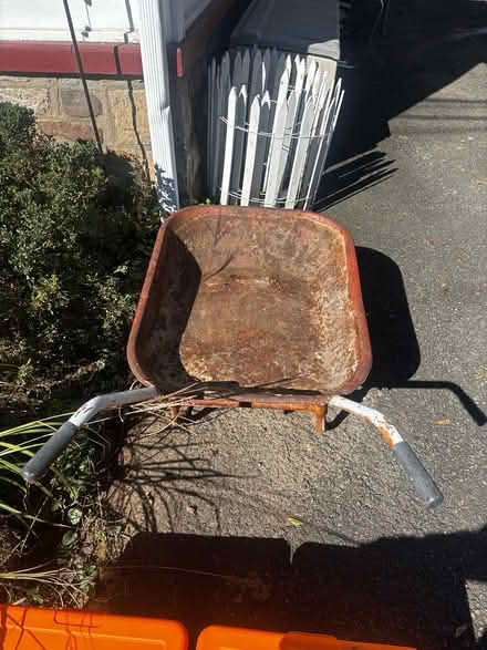 Photo of free rustic wheelbarrow (Ambler) #4
