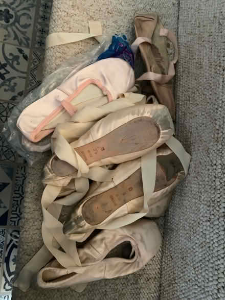 Photo of free Ballet and pointe shoes (RG6 Earley) #1