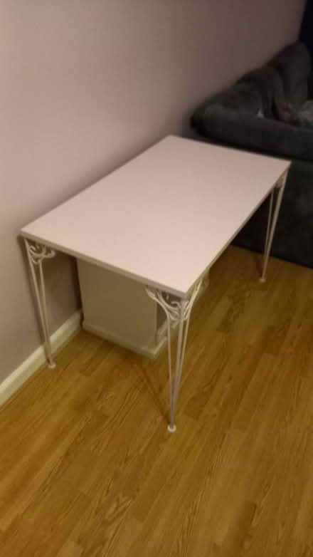 Photo of free Pink table with metal legs (BR2) #4