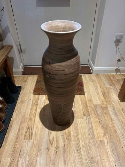 Photo of free Very large vase (En14bh EN1) #2