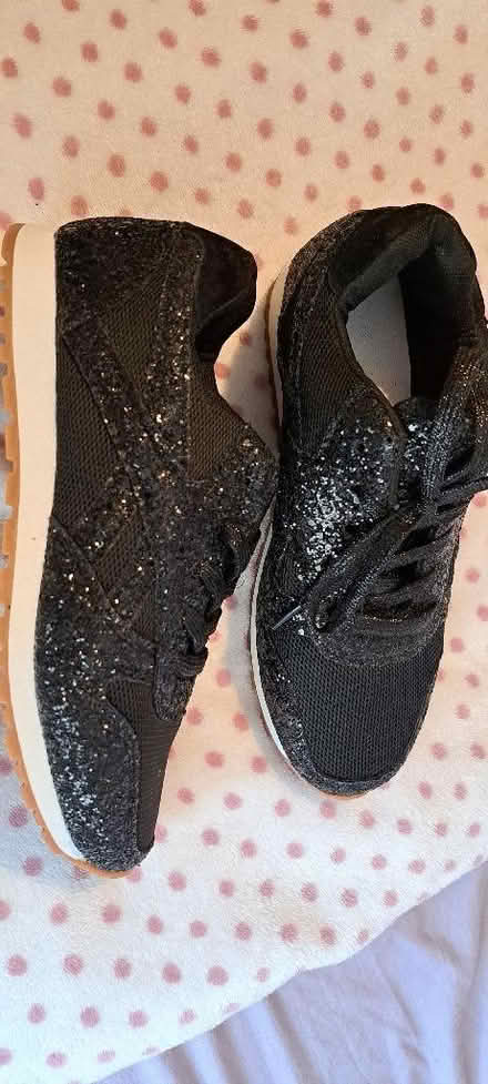 Photo of free Size 8 womans trainers (Fallin FK7) #2