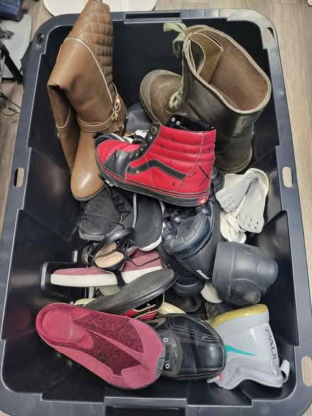 Photo of free single not matching shoes, a lot (Downtown) #1