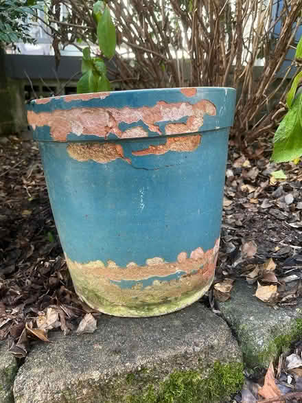 Photo of free Large outdoor ceramic pot (20011) #1