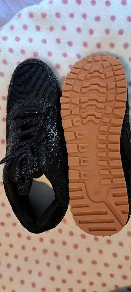 Photo of free Size 8 womans trainers (Fallin FK7) #3