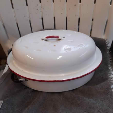 Photo of free Enamel Roasting Pan with lid (Sherborne St John. RG24) #1