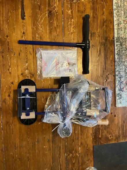 Photo of free Leg Master (SW17) #1