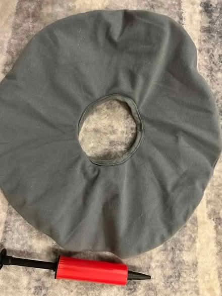 Photo of free Blow up donut pillow with pump (Rathburn and Creditview) #1