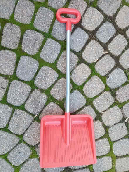 Photo of free Toy snow shovel (Near Warden and Lawrence) #1