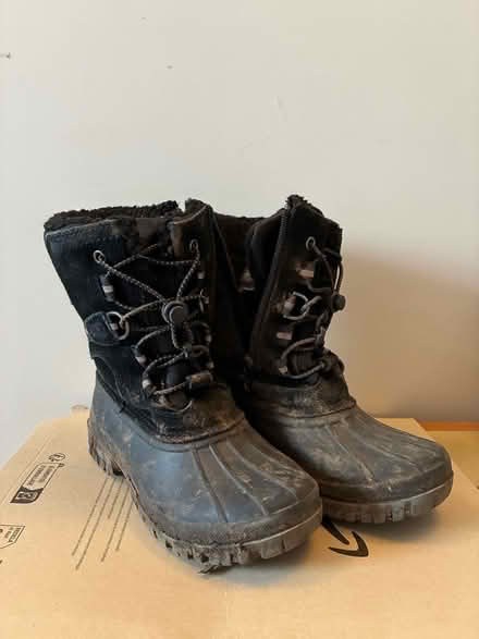 Photo of free Child’s winter boots size uk 12 (Barnard's Green WR14) #1
