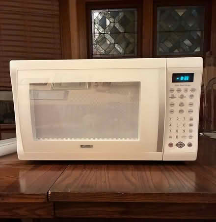 Photo of free Kenmore microwave oven (Park-Monroe Neighborhood) #1