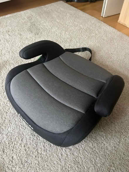 Photo of free ISOFIX booster seat (TW7 6QU) #3