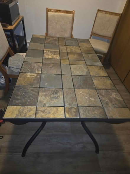 Photo of free Table (Howell, MI) #2