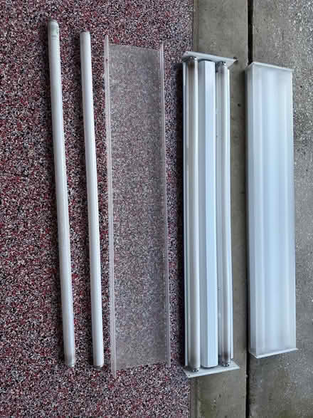 Photo of free Fluroscent Lights (Lake Jovita) #1