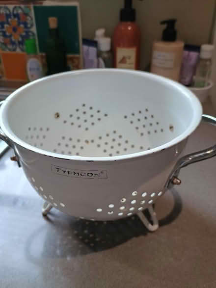 Photo of free Metal enamelled colandar (Barming Heath ME16) #1