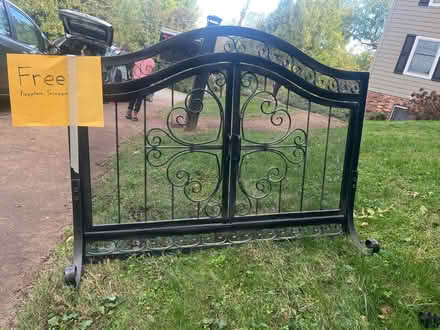 Photo of free Fireplace screen (Venable neighborhood near UVA) #1