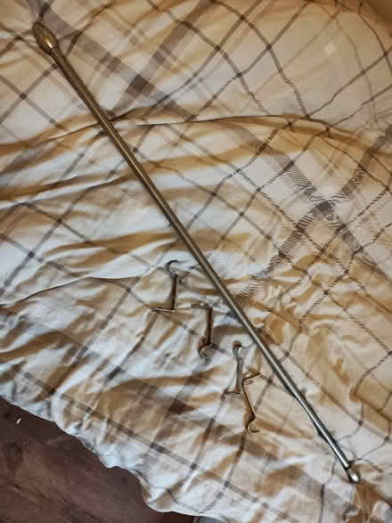 Photo of free Extendable Curtain Pole 2 (Sarisbury Green SO31) #1