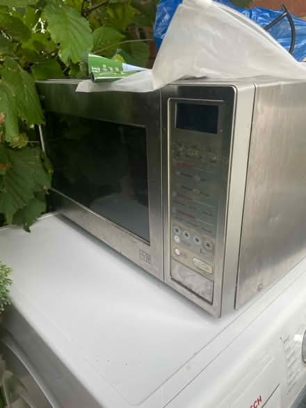 Photo of free Working microwave (Wells BA5) #1