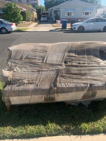 Photo of free curbside pick up (Burbank Glendale N Hollywood) #1