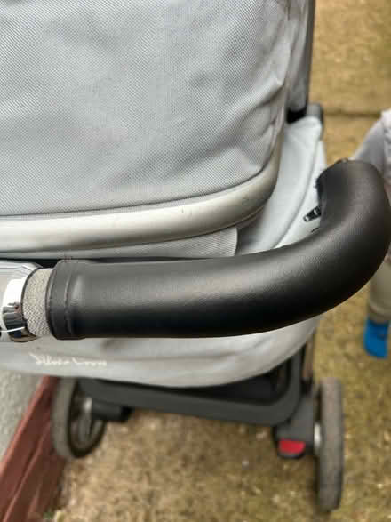 Photo of free Silvercross pram (Chessington KT9) #4