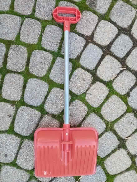 Photo of free Toy snow shovel (Near Warden and Lawrence) #2