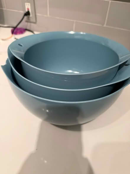 Photo of free Large mixing bowls (Midtown East) #1