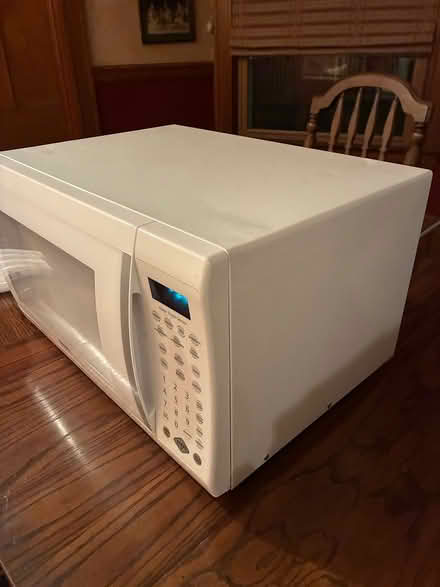 Photo of free Kenmore microwave oven (Park-Monroe Neighborhood) #3