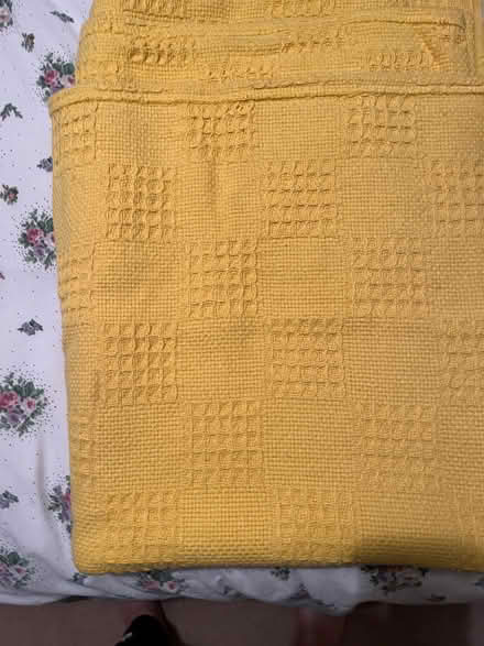 Photo of free Next throw yellow (AB25) #1