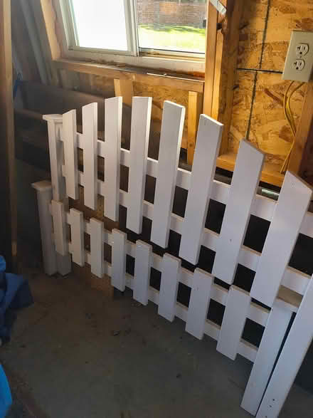 Photo of free White headboard (80920) #1
