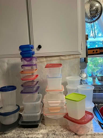 Photo of free tupperware with lids (Novato) #1