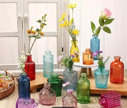 Photo of Small coloured glass vases (BR3) #1