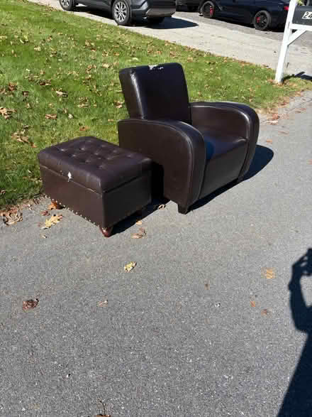 Photo of free Chairs and ottoman (24 Sherwood dr Haverhill MA) #1
