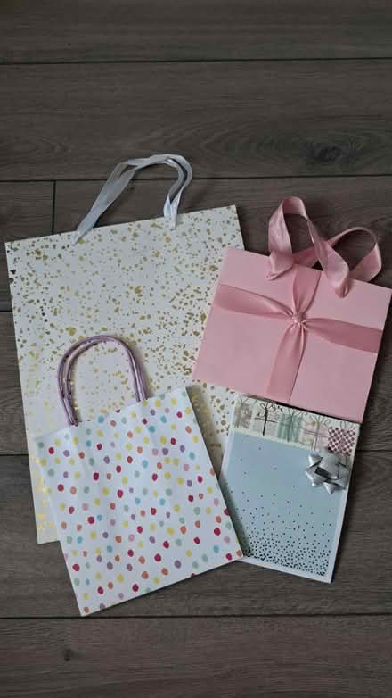 Photo of free Mixed gift bags (S41. Chesterfield) #2