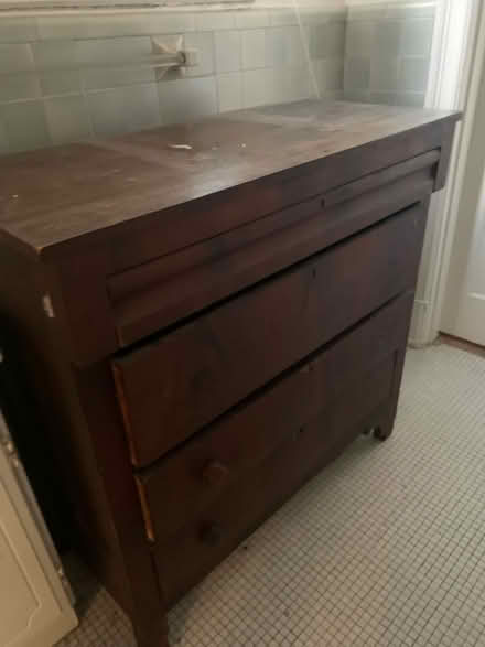 Photo of free Vintage bedroom dresser (North Cleveland Park) #2